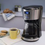 Cafetera Black+Decker 12 Tazas Programable Digital con Jarra de Vidrio Negra
